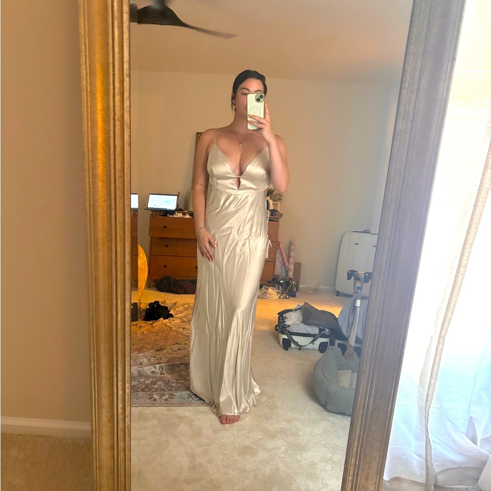 Bardot GORG champagne satin dress!